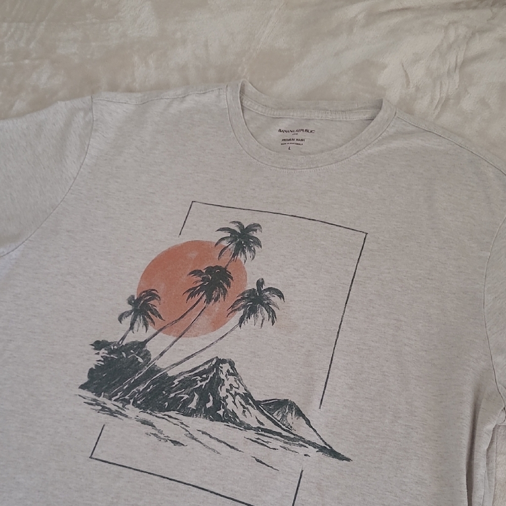Banana Republic Light Cream Tee with Tropical Graphic